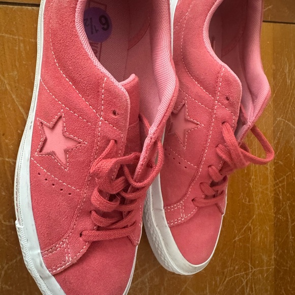 Converse Pink Unisex Sneakers - Picture 2 of 8